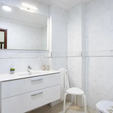 Appartement New Bright And Central With 2 Bedrooms