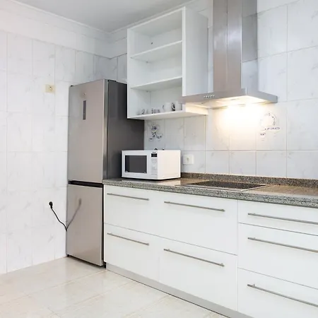 New Bright And Central With 2 Bedrooms Appartement